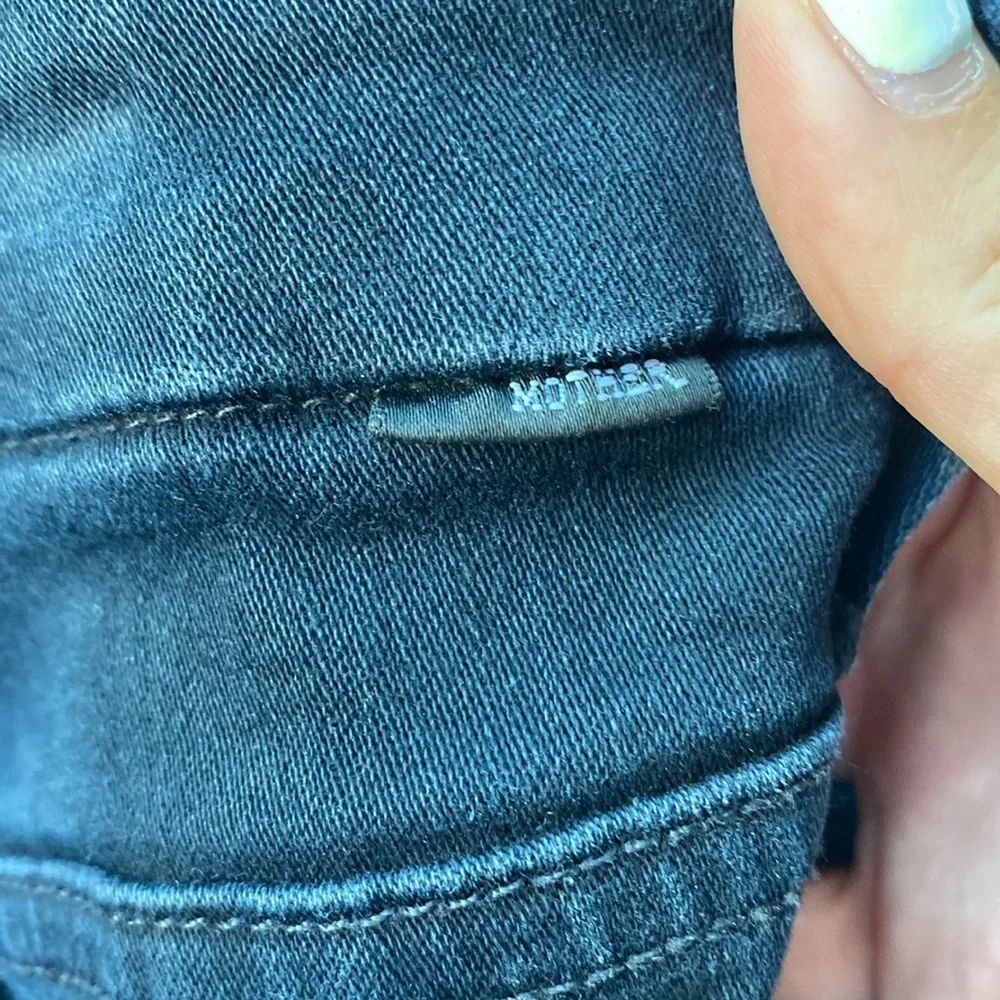 MOTHER High Waisted Looker Ankle Fray in Blackbird size 27 - Picture 11 of 16